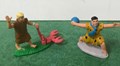 2 action figures van The Flintstones - the movie