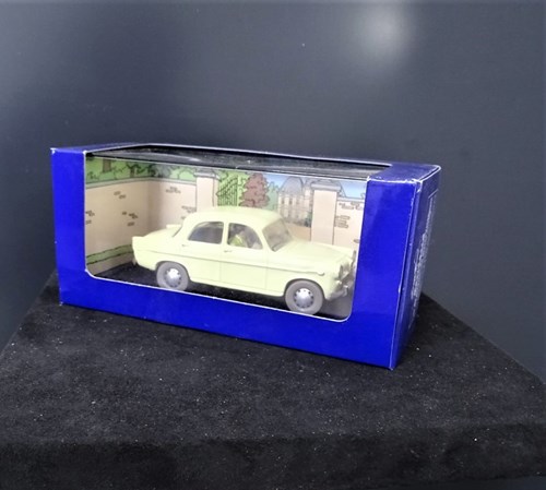 Kuifje modelauto 52 - De Alfa Romeo van de journalisten